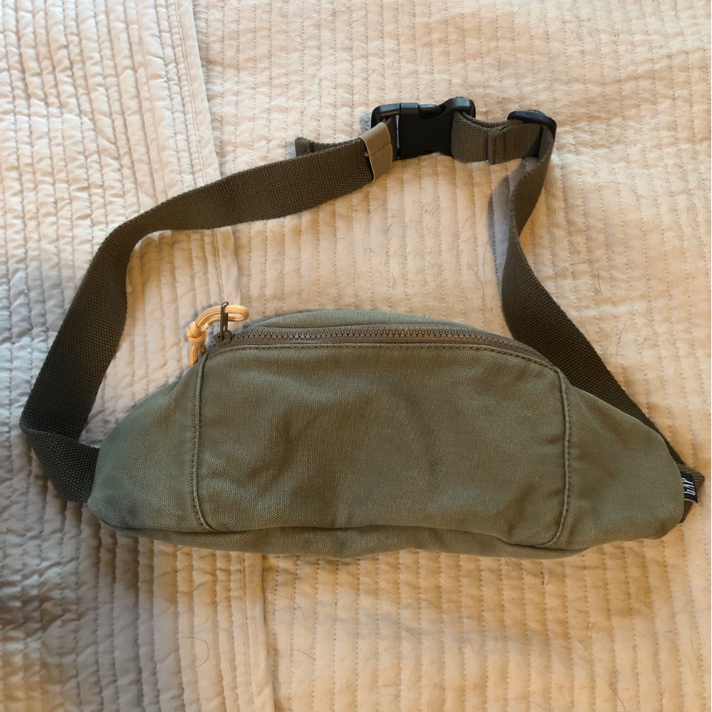 GAP green belt bag